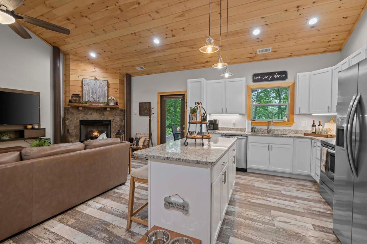 Stunning Views, Superb Atmosphere, Modern Amenities, In The Middle Of Nature Bryson City Exterior foto