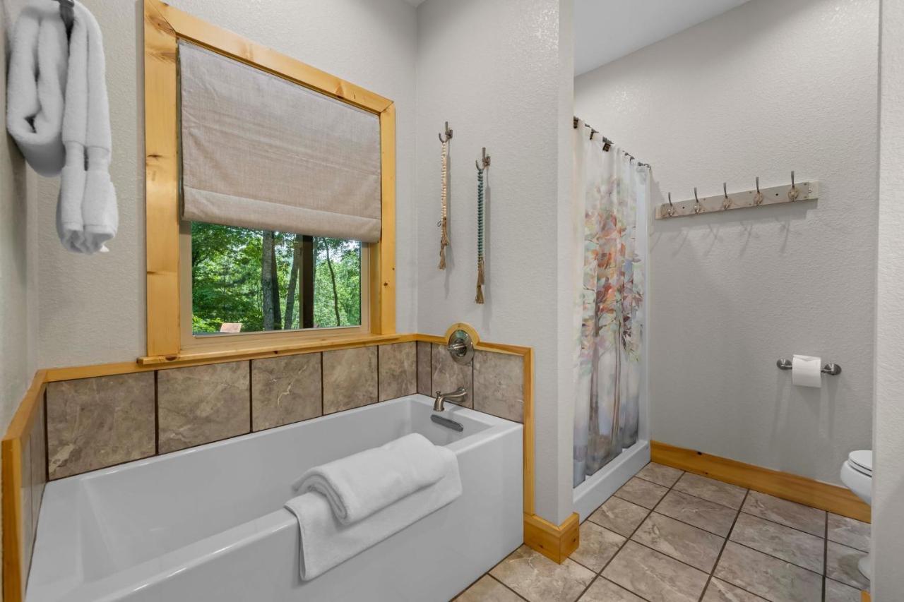 Stunning Views, Superb Atmosphere, Modern Amenities, In The Middle Of Nature Bryson City Exterior foto
